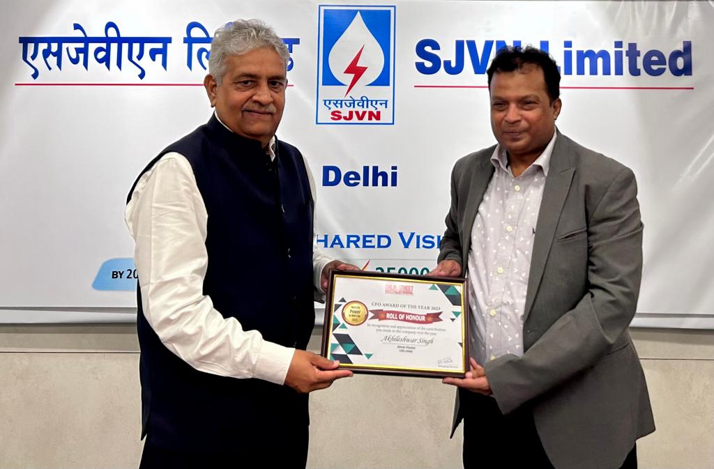 SJVN's Akhileshwar Singh Wins Best CFO Award 2023 : Dalal Street Investment Journal