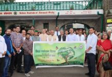 IIAS Hosts Plantation Drive on Environment Day