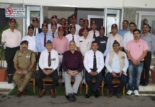 हमीरपुर में पूर्व सैनिकों से मिले राज्यपाल कविन्द्र गुप्ता