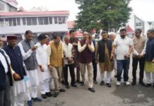 जयराम का तंज: खाली अफसर दीर्घा ने खोली सरकार की पोल